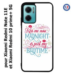 Coque pour Xiaomi Redmi Note 11E Kiss me now Midnight is past my Bedtime amour embrasse-moi