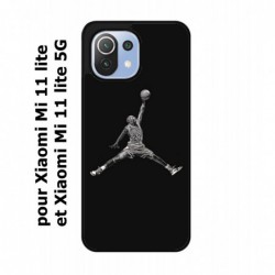 Coque noire pour Xiaomi Mi 11 lite - Mi 11 lite 5G Michael Jordan 23 shoot Chicago Bulls Basket